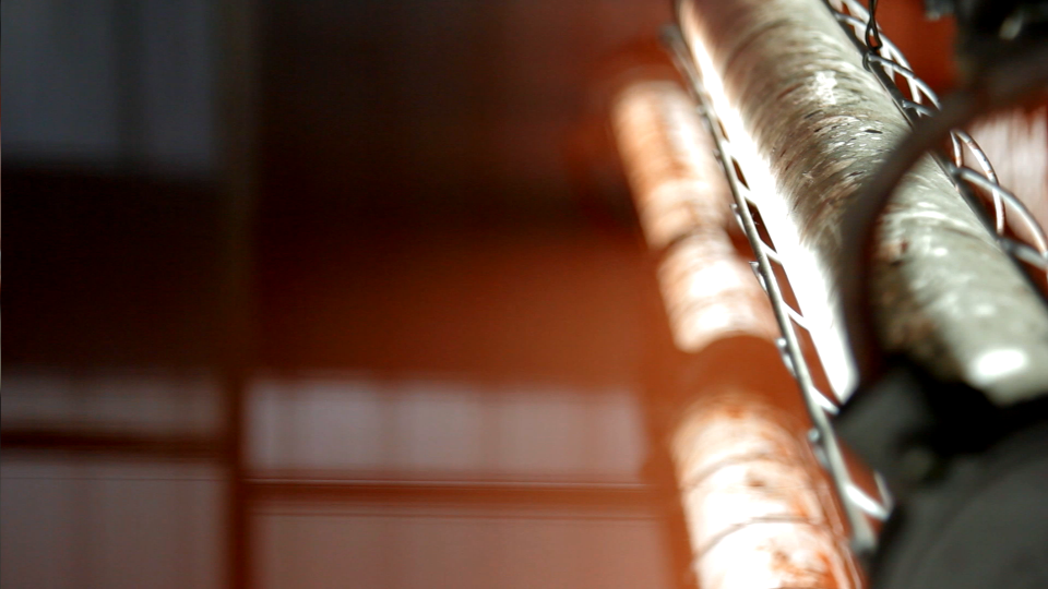 鴻鈦珠寶柜廠家-玻璃生產車間