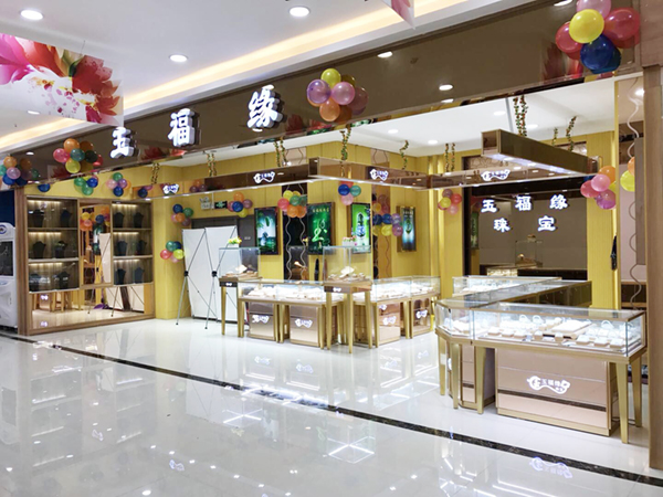 珠寶展柜發方向是廠商產銷一體化