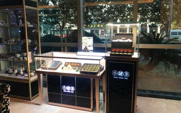 大型商場珠寶柜臺(tái)展柜