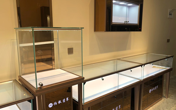 眼鏡展柜廠家哪些能夠按時進(jìn)行出貨