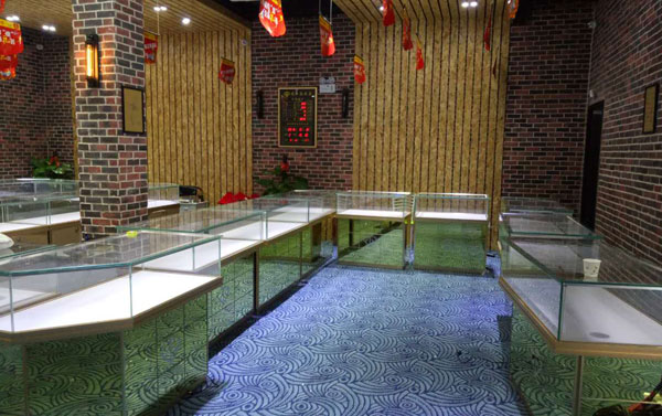 珠寶展示柜臺廠家怎樣選擇更加可靠？